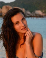 Zishy - 32-jasmine-jazz-on-kong-island-032