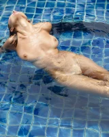 Hegre Art - 39-lubabluepool_090308_039