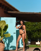 This Is Glamour - 05-0012